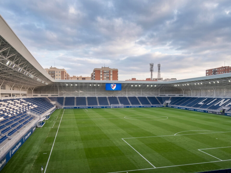 Diseño del nuevo estadio de fútbol de Linarejos en Linares