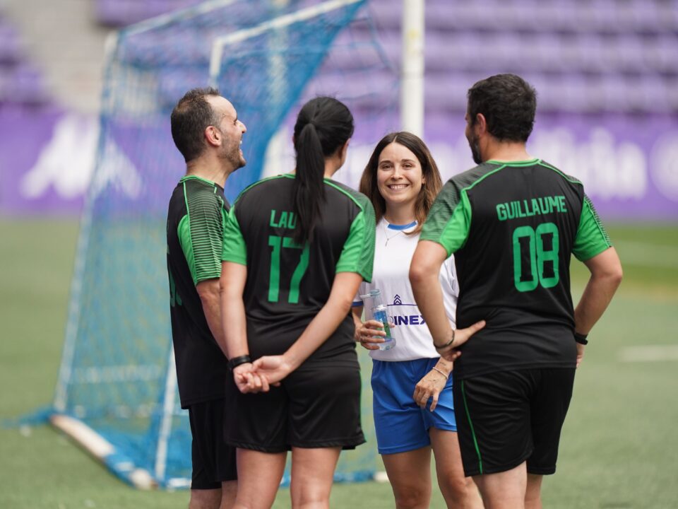 Plantilla y compañeros de Grupo INEXO (GRULOP, AFC e INEXO) en el encuentro corporativo celebrado en el Estadio José Zorrilla